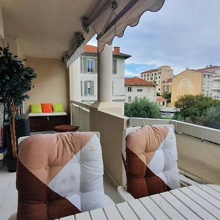 Melodie Garage Gratuit アパート カンヌ