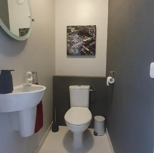 Melodie Garage Gratuit Apartment